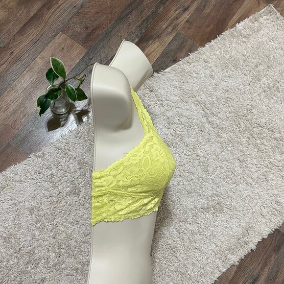 Intimately Free People XS Yellow Feminine Floral Lace Boho Galloon Bralette NWOT - Picture 4 of 6